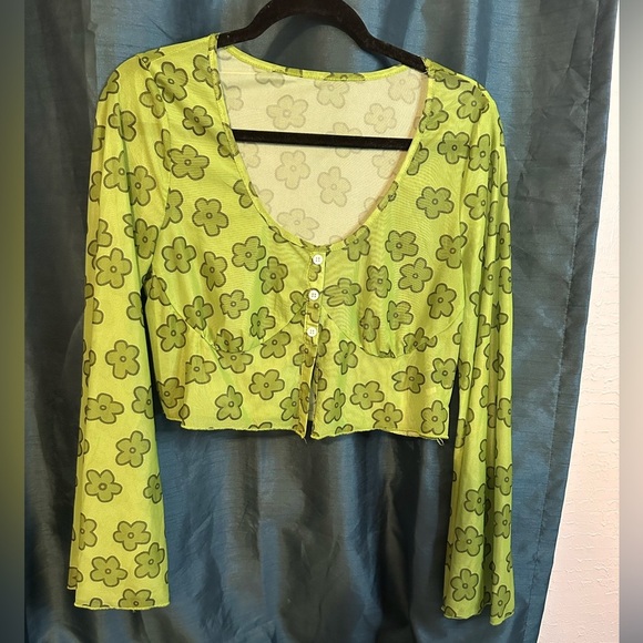 Tops - Floral Green Button-Up Crop Top